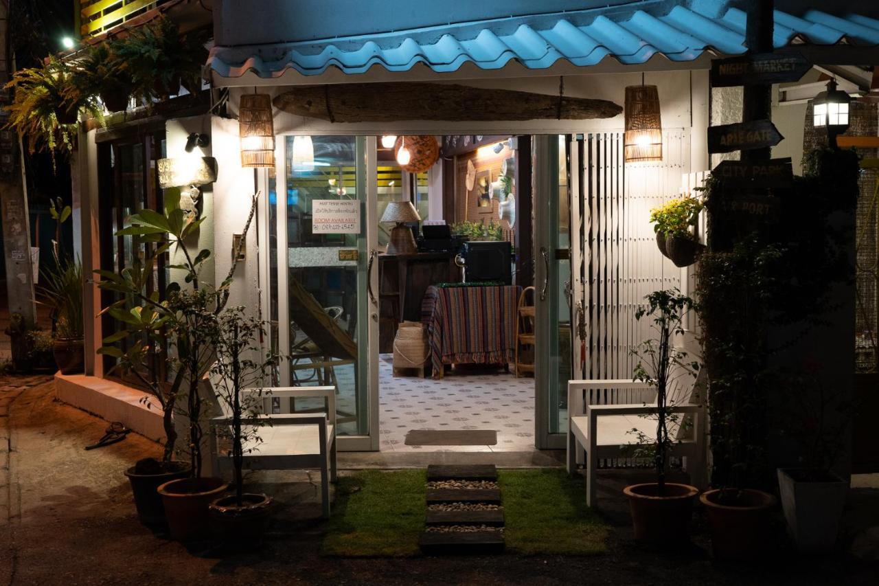Past Tense Hostel Chiang Mai Extérieur photo