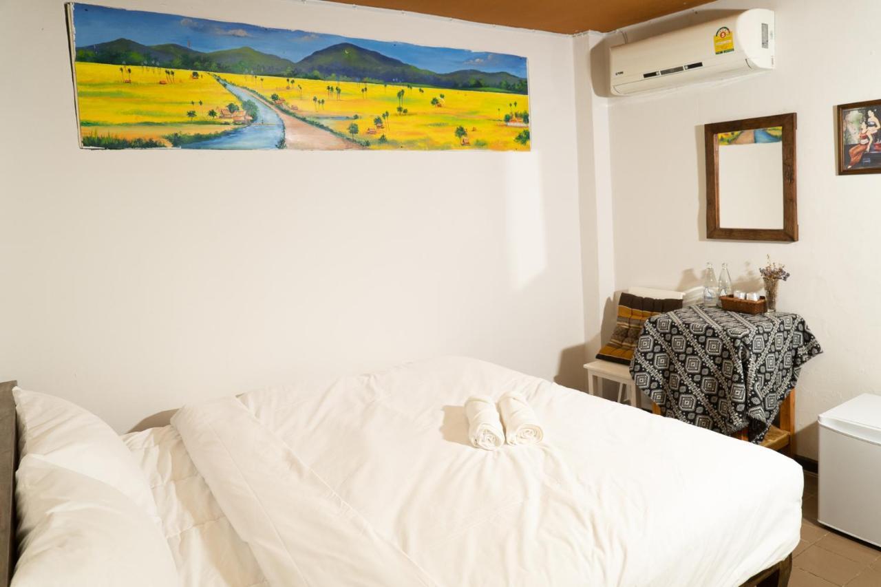 Past Tense Hostel Chiang Mai Extérieur photo