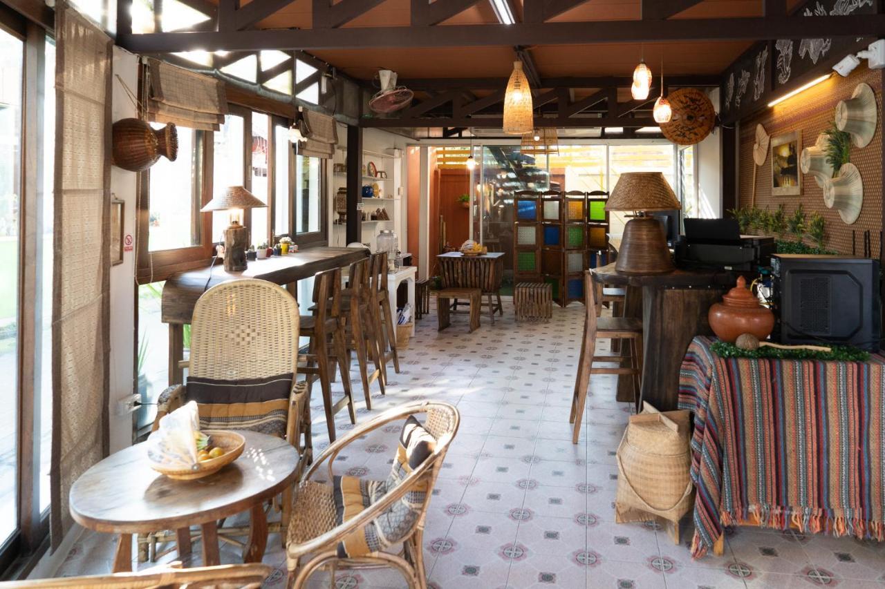 Past Tense Hostel Chiang Mai Extérieur photo